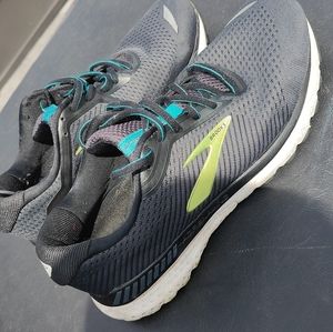 Brooks Mens Adrenaline GTS 20 1103071D018 Black Running Shoes Sneakers Size 10.5